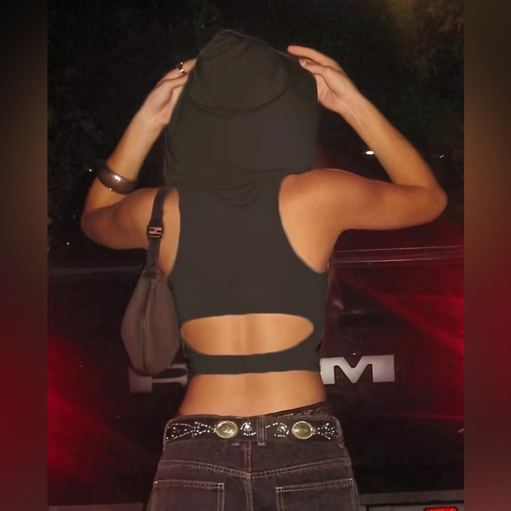 Black Sleeveless Hoodie